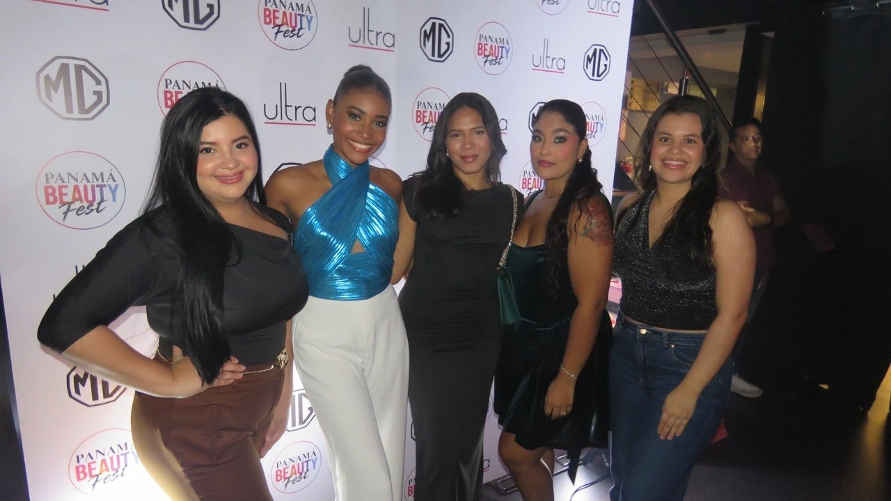 Creadoras de la comunidad Destiny Visions en un evento del sector