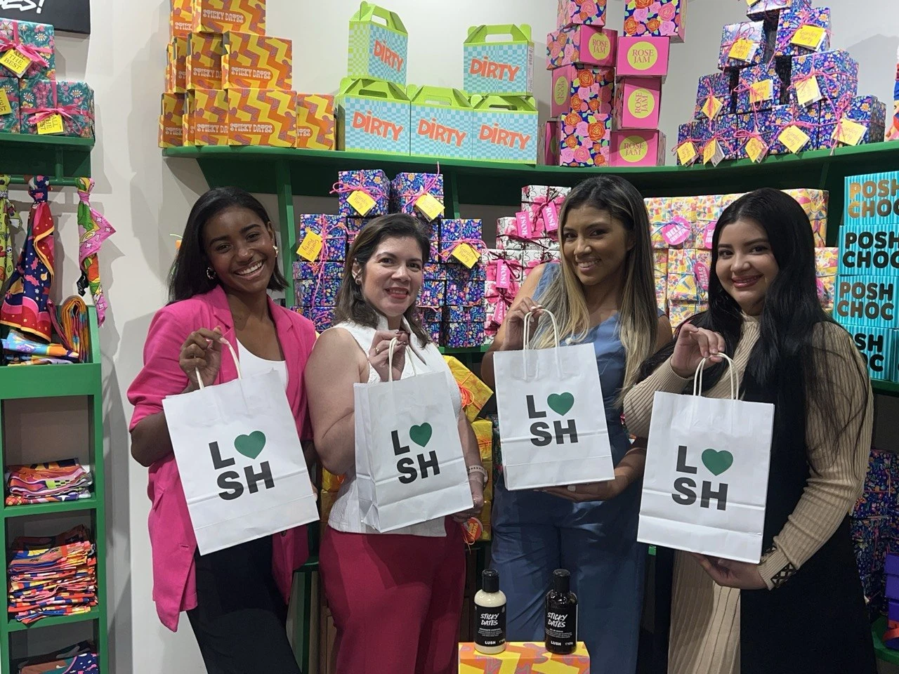 Creadoras en una activación de marca